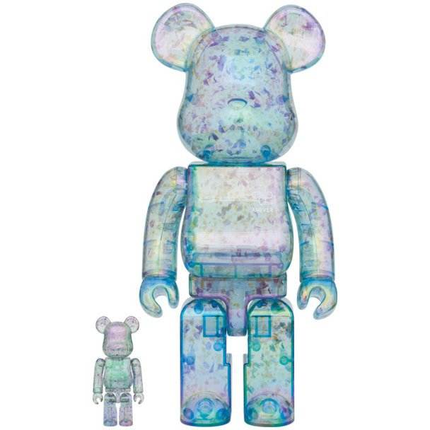 400% & 100% Bearbrick sæt - Anever (Blue) by Onward Kashiyama with transparent floral pattern and rainbow coating.