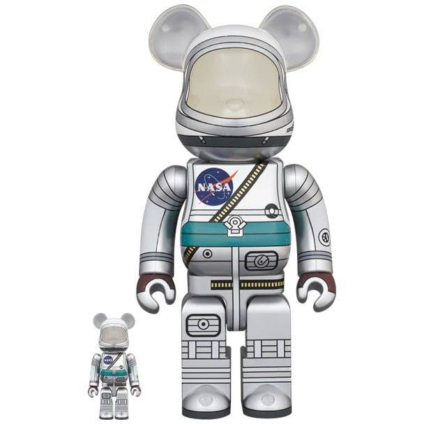 400% & 100% Bearbrick sæt - Project Mercury Astronaut (NASA), 